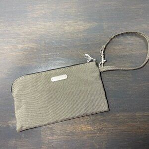 Baggallini RFID Zip Wristlet – Olive Green – Like New